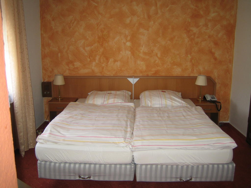Landhotel Weinhaus Treis Weinähr Pokój zdjęcie